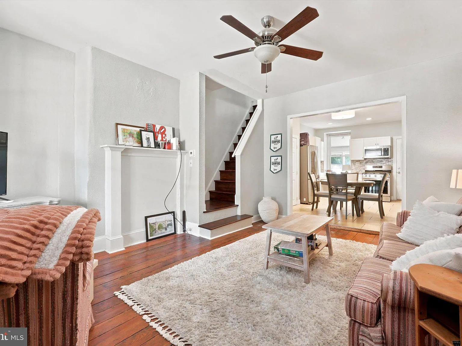 4 bed, 2.0 bath, 1704 sqft, $2,800 — Photo 1