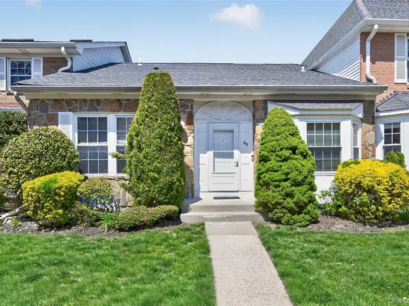 215 Summit Way, Syosset, NY 11791