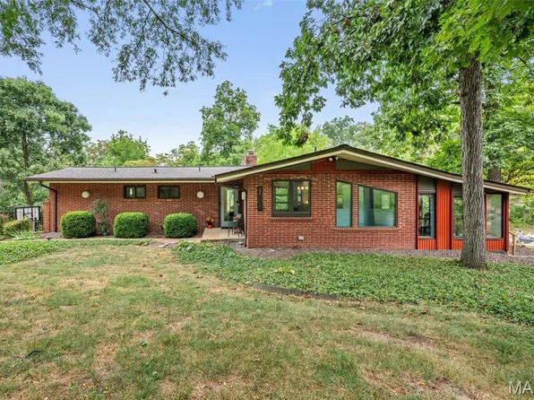 21 Black Oak Dr, Saint Louis, MO 63127