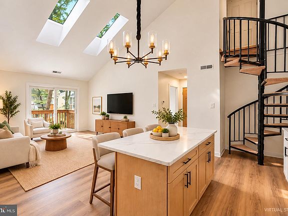 2nd image of 1077 Tristram Cir