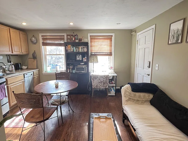 737 Somerville Ave — Photo 2