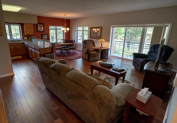 3rd image of 405 Creekside Dr #206