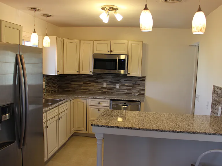 772 Southport St — Photo 2