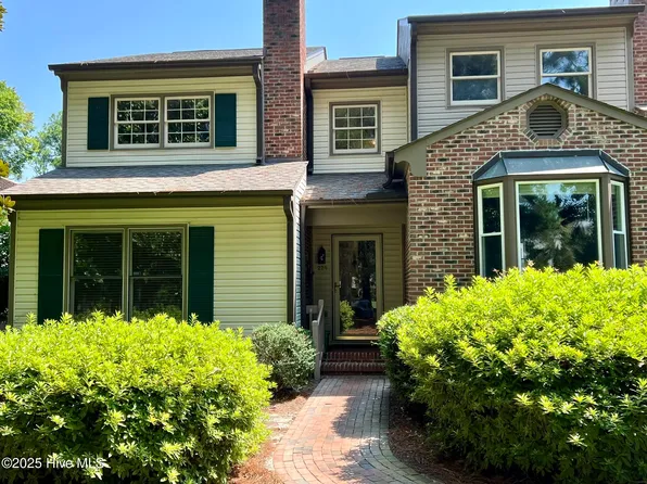 225 E New York Ave, Southern Pines, NC 28387