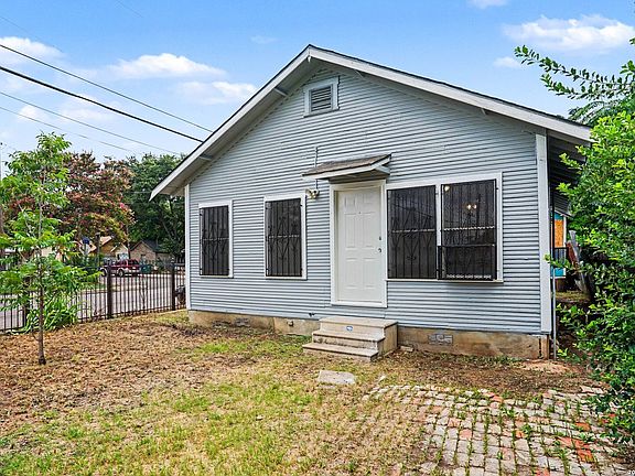 3rd image of 2035 S Trinity St