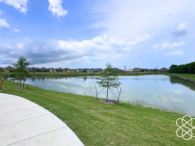 1025 Macnab Dr — Photo 45