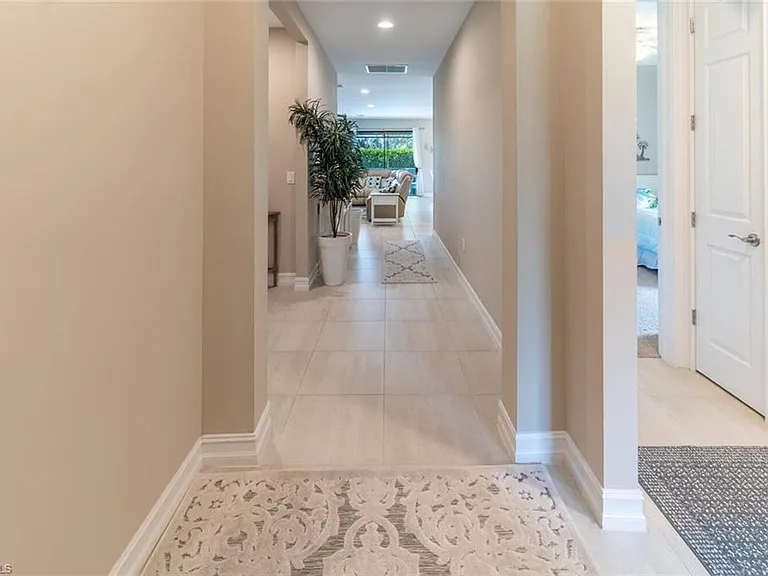 16366 Barclay Ct — Photo 22