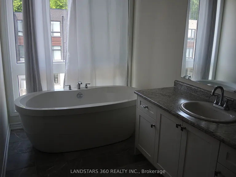 42 Lord Melborne St — Photo 23