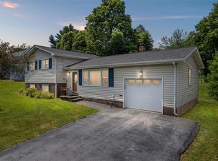 17 Imperial Dr, New Hartford, NY 13413