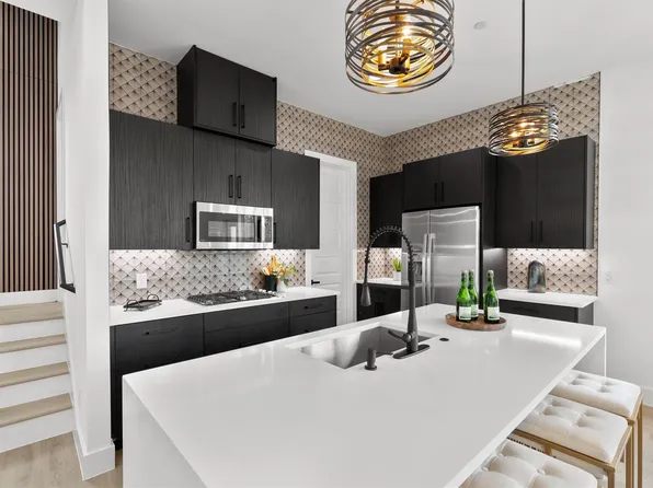 723 W 10th St #102, Dallas, TX 75208