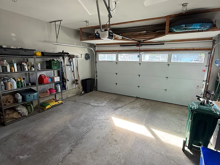 173 Hawkins Dr — Photo 12
