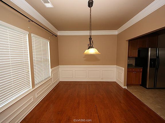 5th image of 9607 Tothill Dr