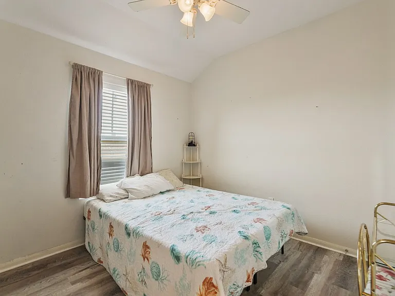 1000 Imperial St — Photo 13