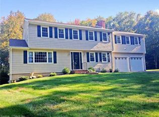 3 Chimmney Swift Dr, Sandy Hook, CT 06482
