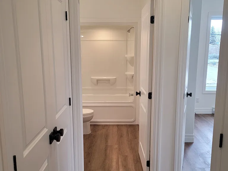15 Bay St #4 — Photo 8