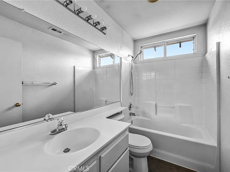 465 E Afton Ln — Photo 11