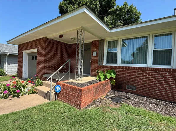 828 E 6th St, Cushing, OK 74023