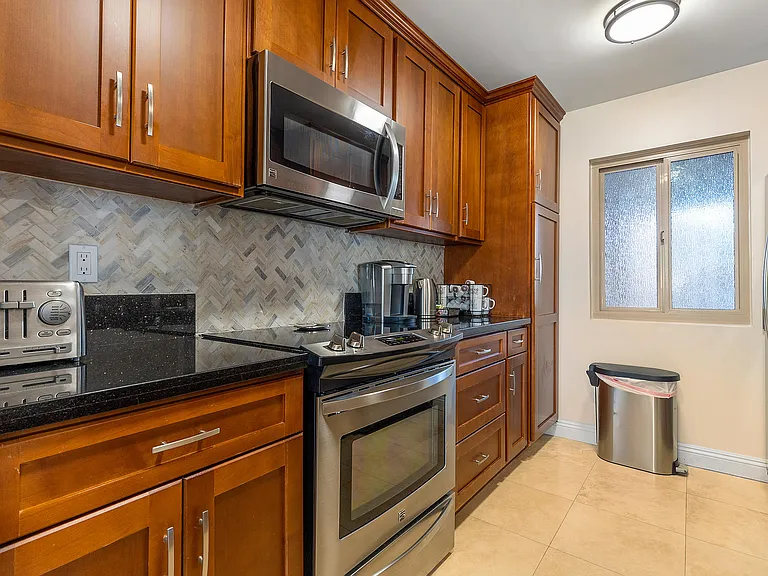 600 E Oceanfront #3A — Photo 7