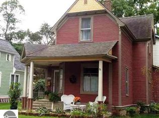 629 W 11th St, Traverse City, MI 49684