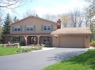 S76W13149 Ludington Cir, Muskego, WI 53150