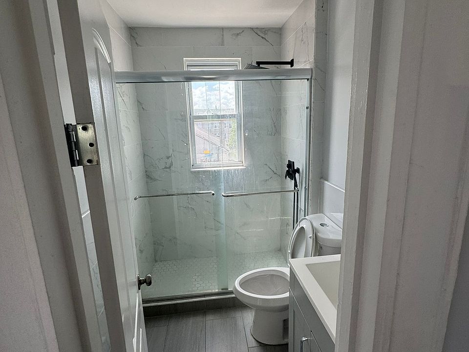 2nd image of 221 Spring St