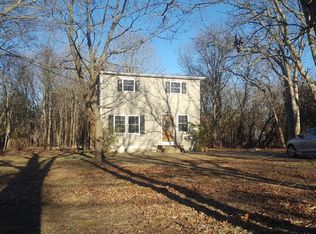 31 California Ave, Medford, NY 11763