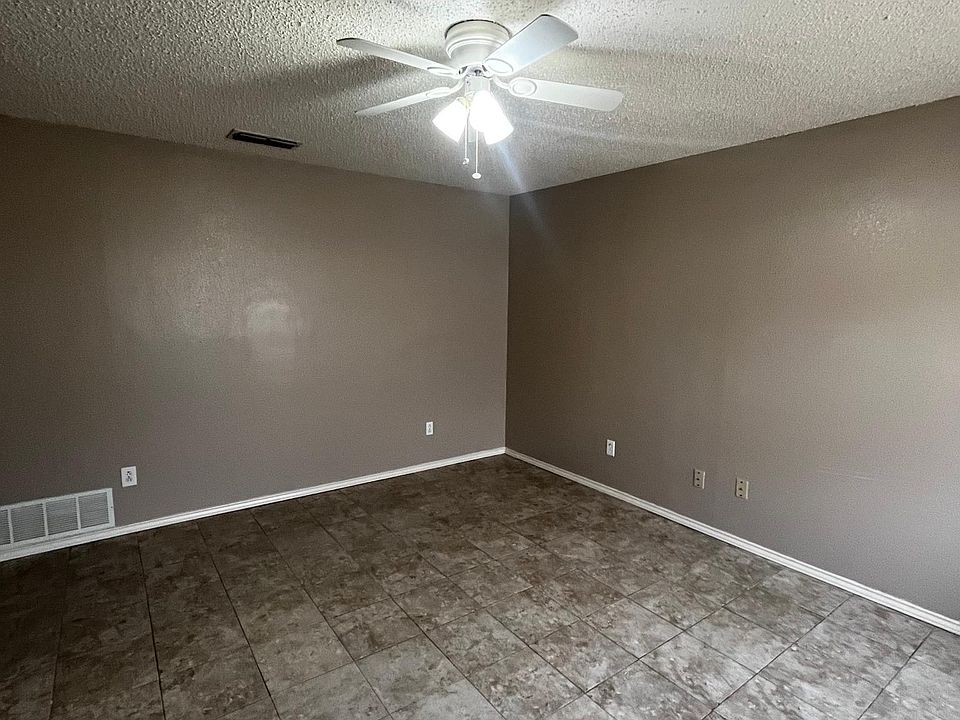 1st image of 4648 Erskine St