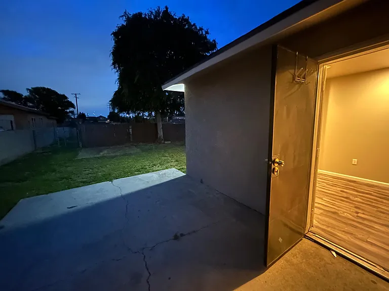 438 Santa Mariana Ave — Photo 16