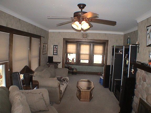 5th image of 2111 Wyandotte Ave