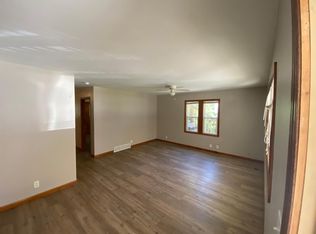 1011 N 4th St APT D, Springfield, IL 62702