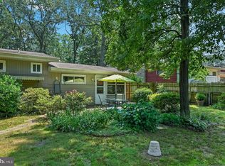 302 Green Dr, Pasadena, MD 21122