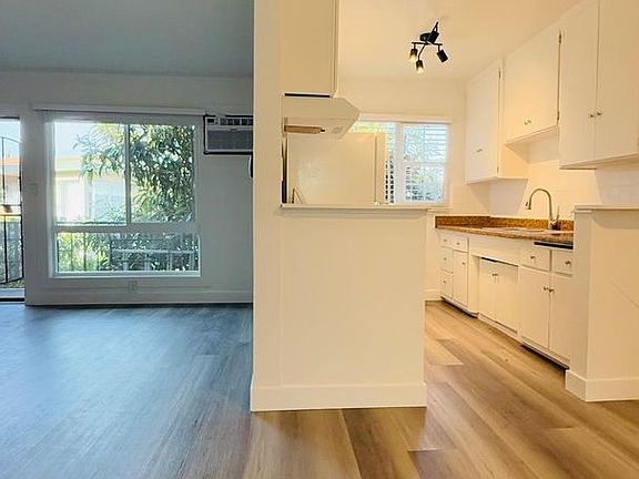 5th image of 3825 Gibraltar Ave APT 10