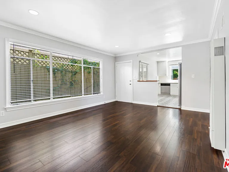 920 Westbourne Dr #9 — Photo 3