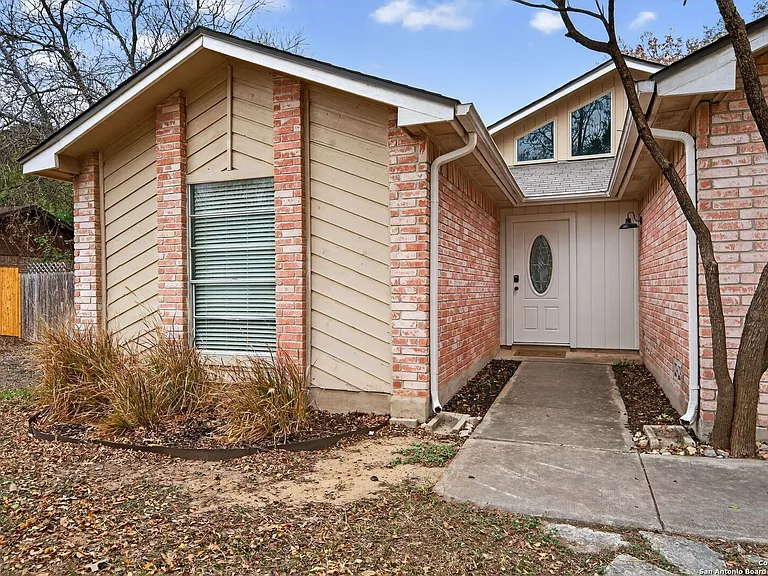 2415 Moss Ter — Photo 4