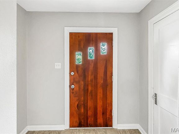 5th image of 1123 Pike St