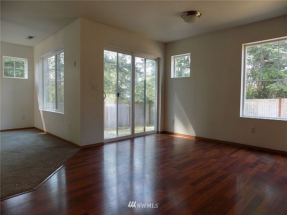 4th image of 20216 52nd Avenue E