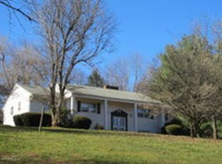 674 Paradise Ln SE, Floyd, VA 24091