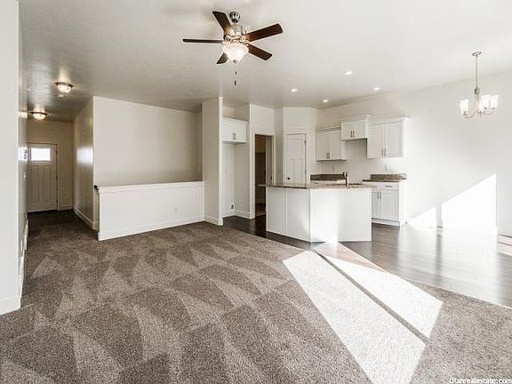 5th image of 952 N White Horse Dr #201