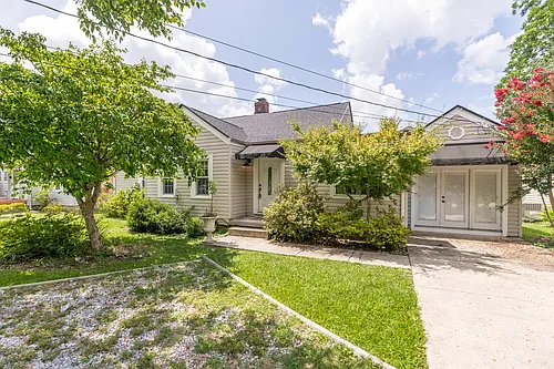 4 Orlando Dr Photo 1