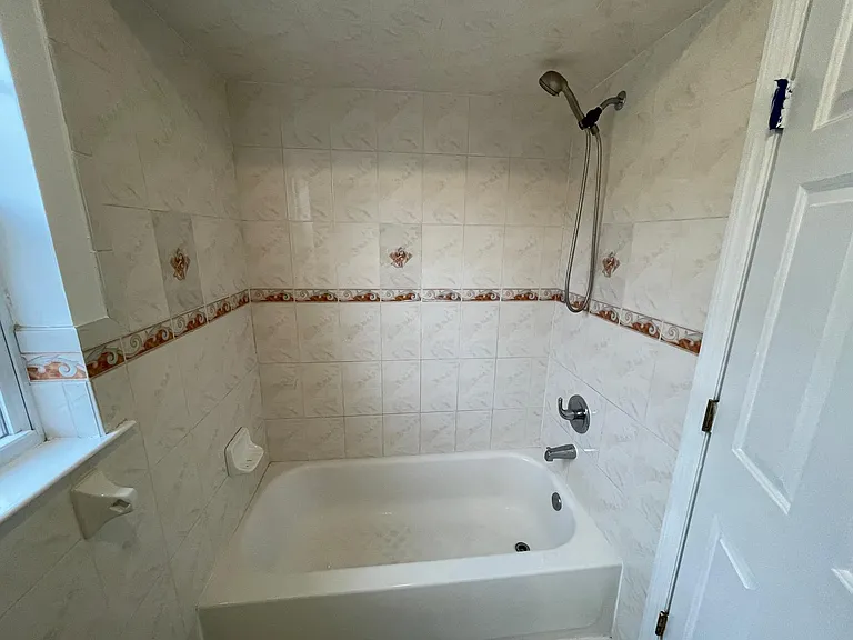 614 Bond St #2 — Photo 12