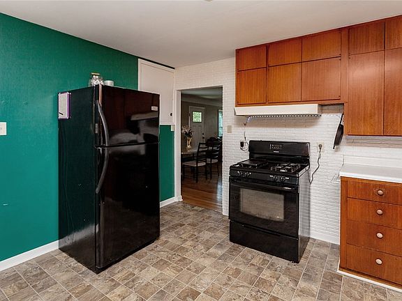 5th image of 2812 Sheridan Ave