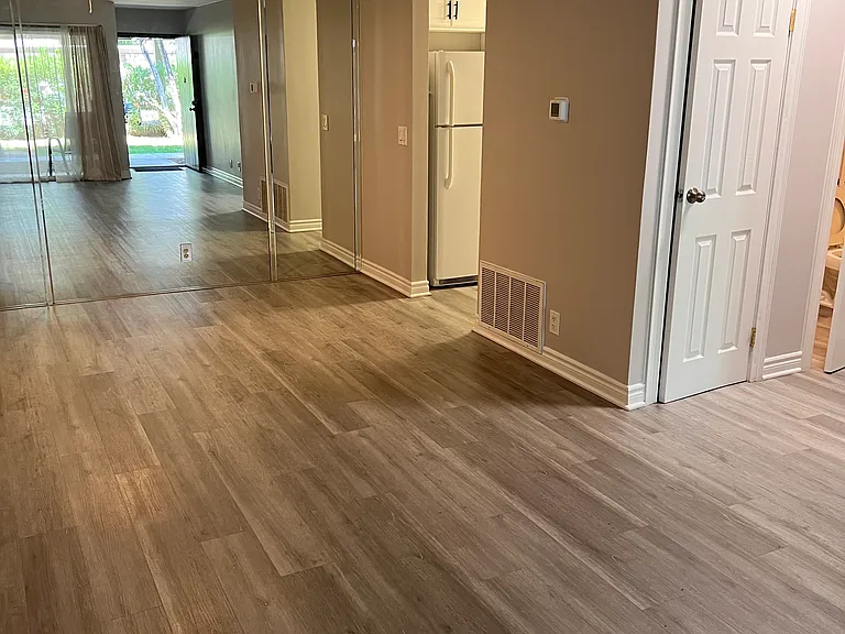 470 N Villa Ct — Photo 4