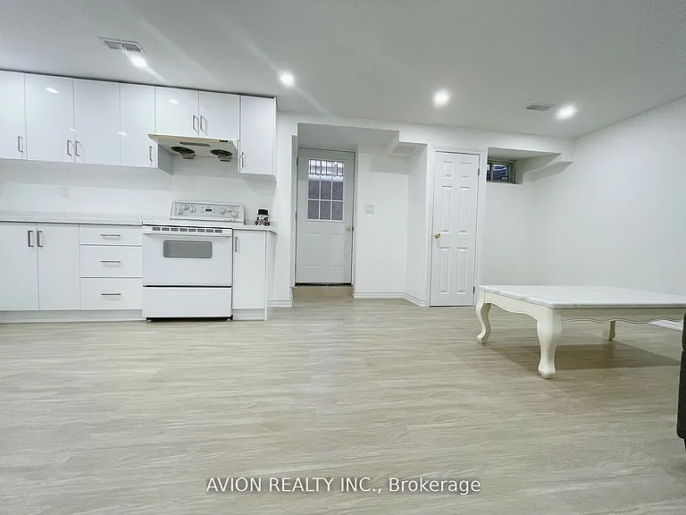 56 Golden Oak Ave #BASEMENT — Photo 4