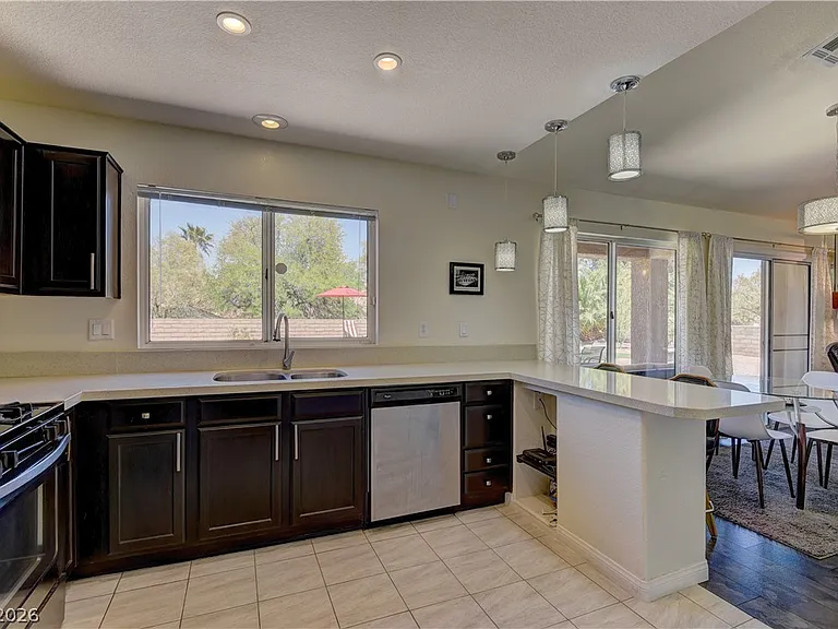 8912 Signal Terrace Dr — Photo 9