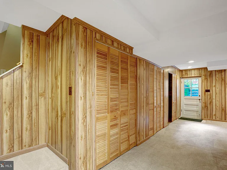 821 N Latham St — Photo 34