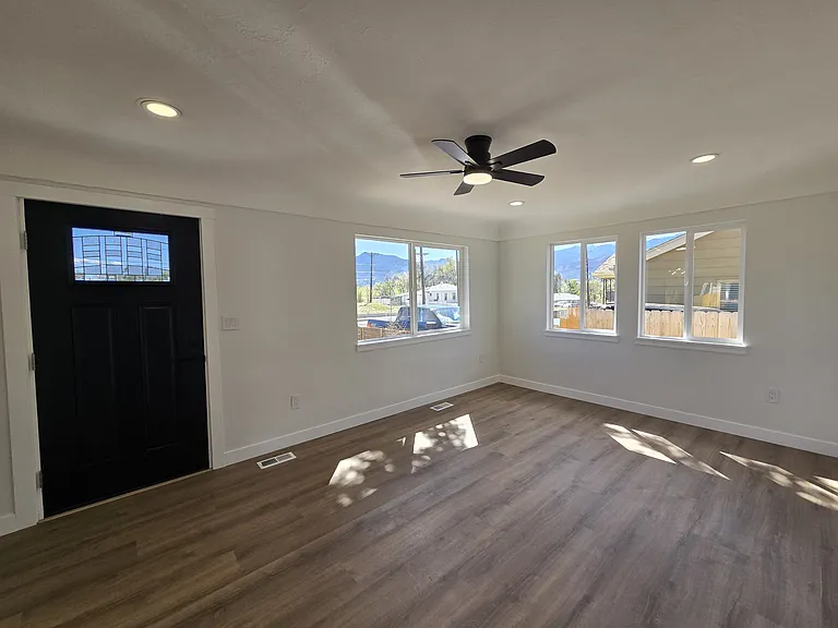 738 E Fountain Blvd — Photo 6