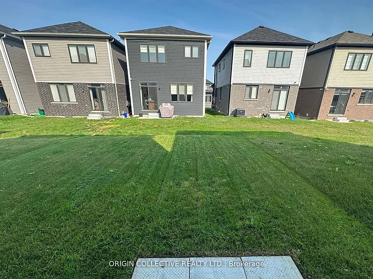4 Amos Ave E — Photo 28