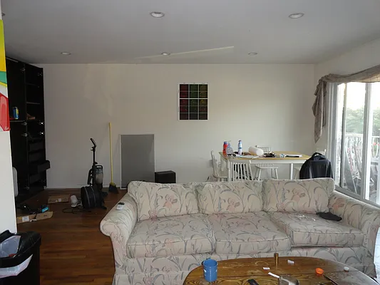 Rented by Halvatzis Realty | media 7