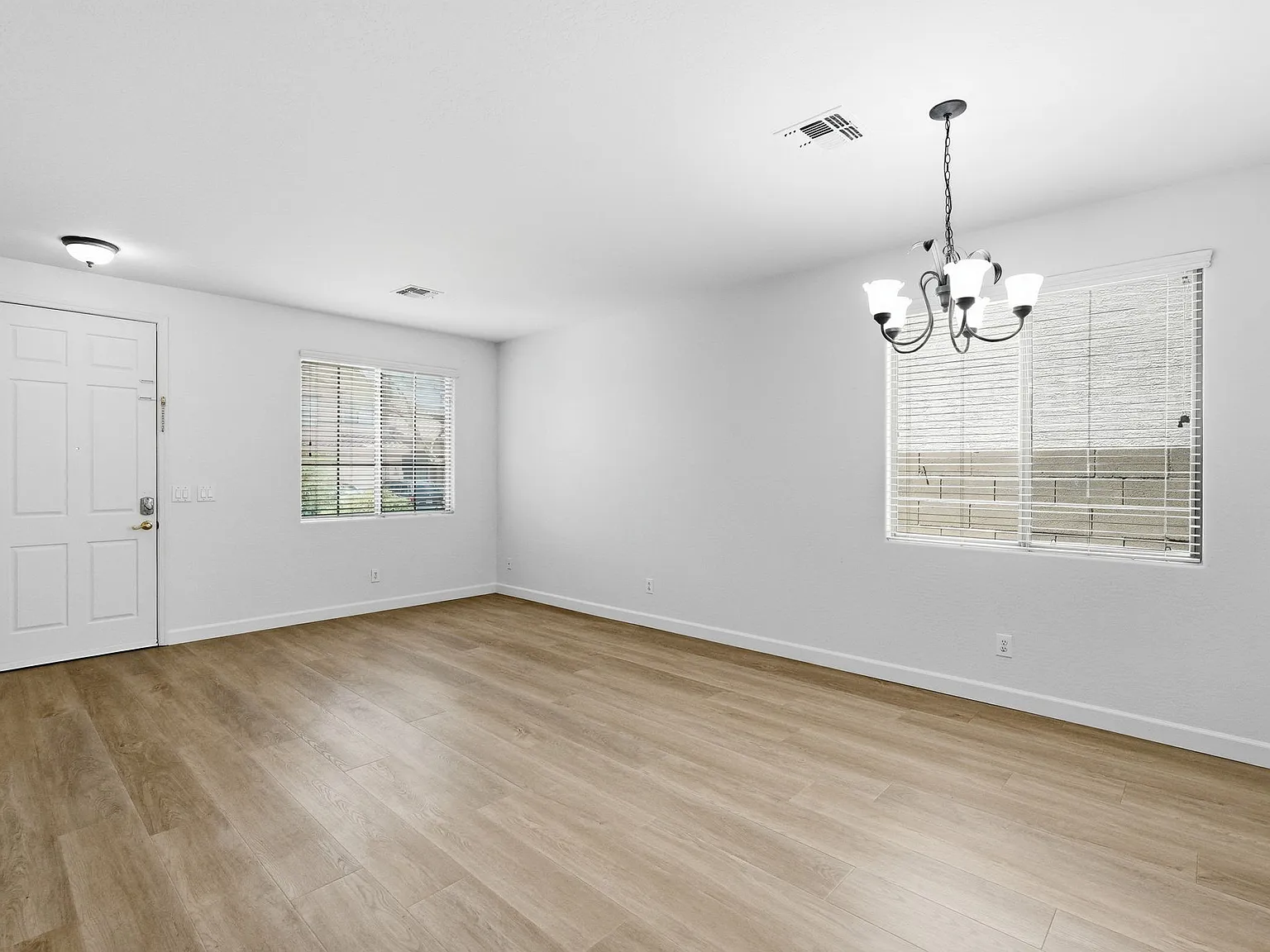4 bed, 1827 sqft, $2,650 — Photo 3