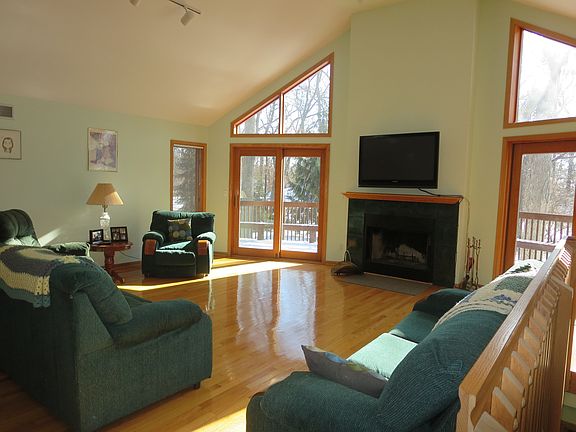 3rd image of 50241 Golfview Ave